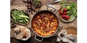 Haricots Lima Géants Braisés (Fèves de Beurre) et Saucisses Italiennes Douces et Épicées