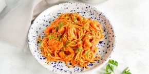 Spaghetti with Shrimp & Vodka Sauce